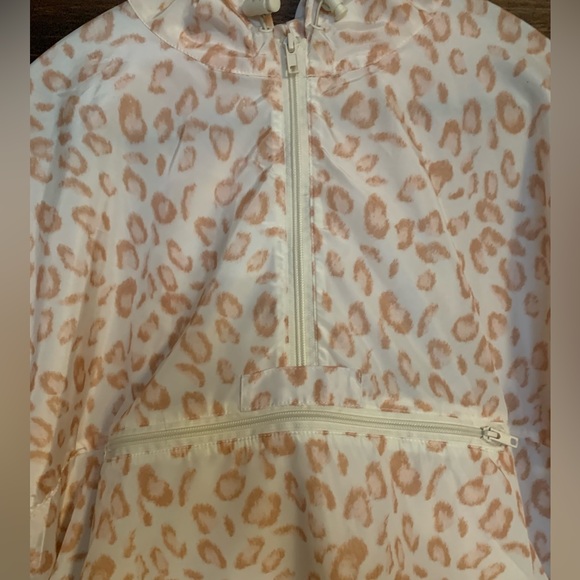 Windbreaker Leopard Print 1/2 zip - Picture 3 of 5
